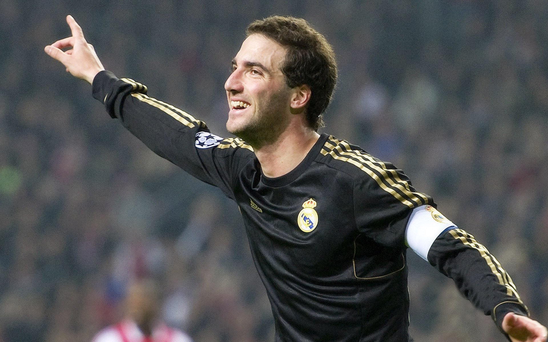 爵士大将戈贝尔连续场砍下+板，爵士续约戈贝尔